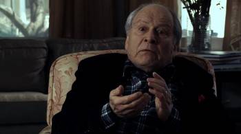 Screenshot 3 from The Girl on the Train (Full Movie)