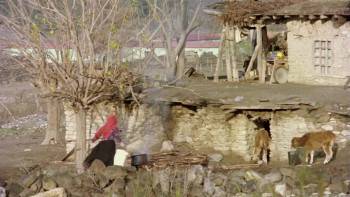 Screenshot 1 from The Girl with the Red Scarf (Full Movie)