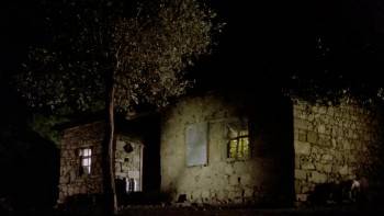 Screenshot 3 from The Girl with the Red Scarf (Full Movie)