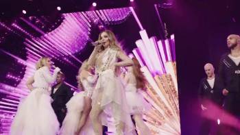 Screenshot 1 from The Girls Aloud Show: Live at the O2 (Full Movie)