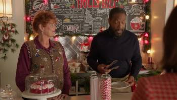 Screenshot 2 from The Holiday Junkie (Full Movie)