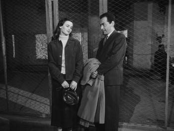 Screenshot 3 from The Lady Without Camelias (Full Movie)
