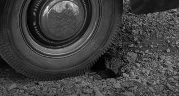 Screenshot 1 from The Monolith Monsters (Full Movie)