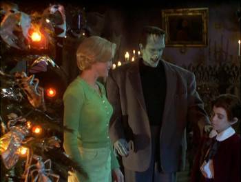 Screenshot 2 from The Munsters' Scary Little Christmas (Full Movie)