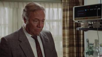 Screenshot 3 from The Naked Gun: From the Files of Police Squad! (Full Movie)