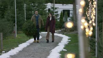 Screenshot 3 from The Picture of Christmas (Full Movie)