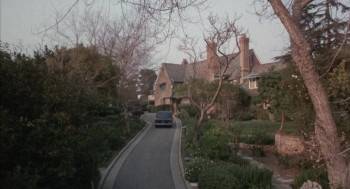 Screenshot 3 from The Thing with Two Heads (Full Movie)
