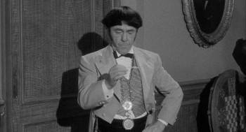 Screenshot 2 from The Three Stooges Go Around the World in a Daze (Full Movie)