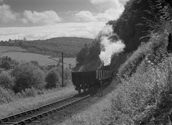 Screenshot 3 from The Tunnel (Full Movie)