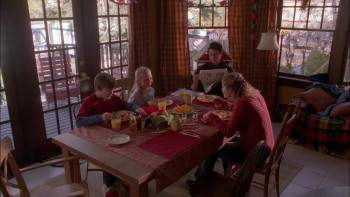 Screenshot 1 from The Twelve Days of Christmas Eve (Full Movie)