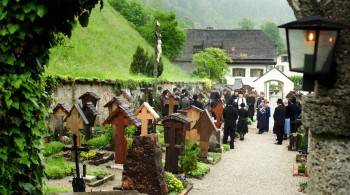 Screenshot 1 from The von Trapp Family: A Life of Music (Full Movie)