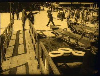 Screenshot 2 from The Wandering Image (Full Movie)