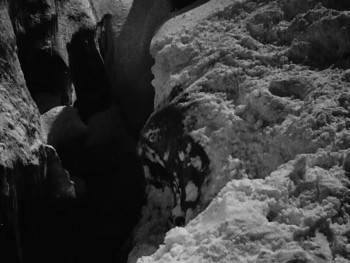 Screenshot 2 from The White Hell of Pitz Palu (Full Movie)