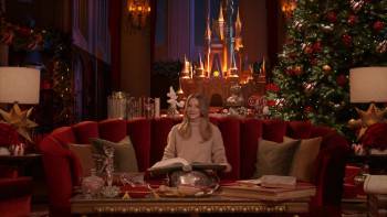Screenshot 3 from The Wonderful World of Disney: Holiday Spectacular (Full Movie)