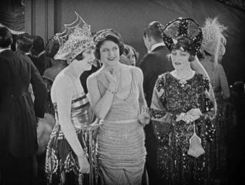 Screenshot 3 from Three Women (Full Movie)