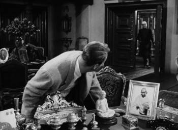 Screenshot 1 from Thunder in the East (Full Movie)