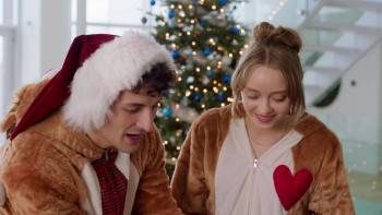 Screenshot 1 from To Have and to Holiday (Full Movie)