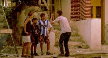 Screenshot 1 from Torrente 2: Misión en Marbella (Full Movie)