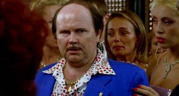 Screenshot 2 from Torrente 2: Misión en Marbella (Full Movie)