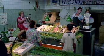 Screenshot 1 from Torrente, the Dumb Arm of the Law (Full Movie)