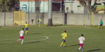 Screenshot 1 from Trentatré - a Dream in the heart: Naples rises again (Full Movie)