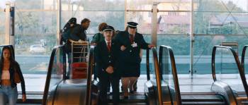 Screenshot 1 from Tutti a bordo (Full Movie)