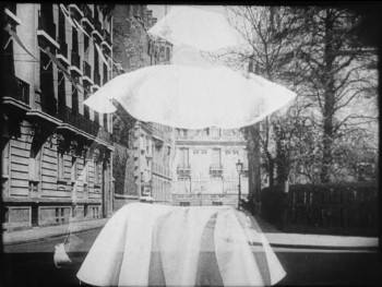 Screenshot 2 from Un chien andalou (Full Movie)