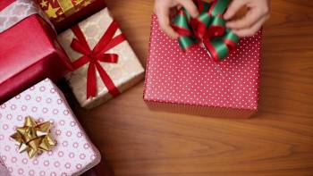 Screenshot 3 from Unwrapping Christmas: Mia's Prince (Full Movie)
