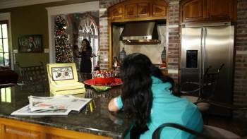 Screenshot 3 from What She Wants for Christmas (Full Movie)