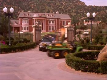 Screenshot 1 from You Lucky Dog (Full Movie)